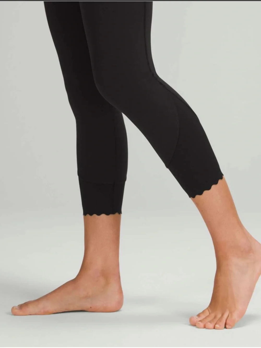 Lululemon Align Scalloped Hem High-Rise Crop 23", Size 2
Black - Picture 2 of 10